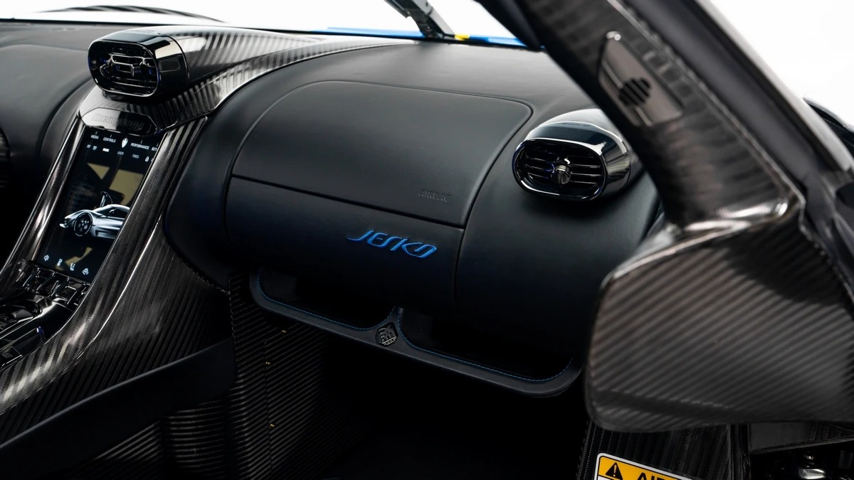 Koenigsegg Jesko Attack