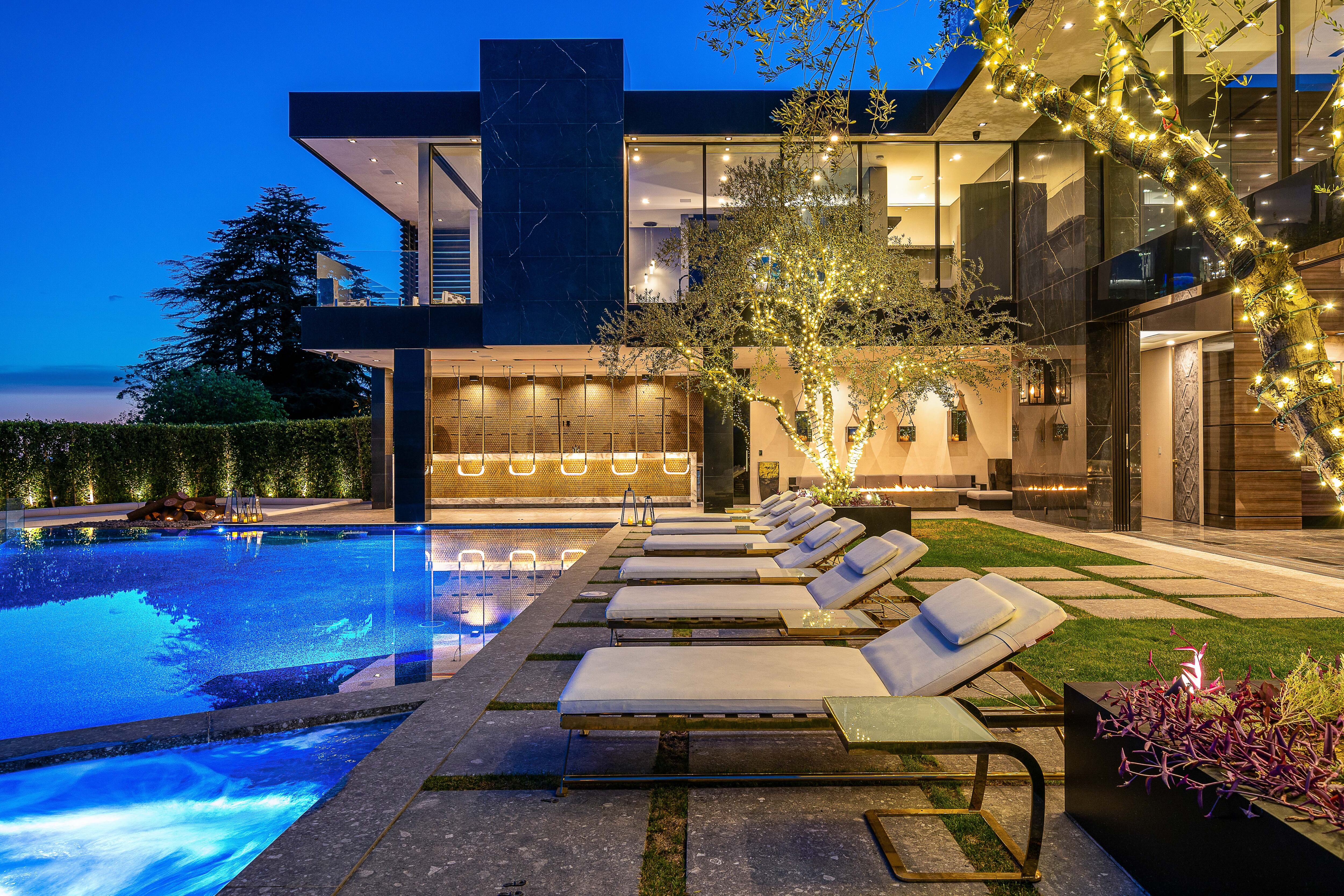 Luxury Estate For Sale in Bel Air, Los Angeles