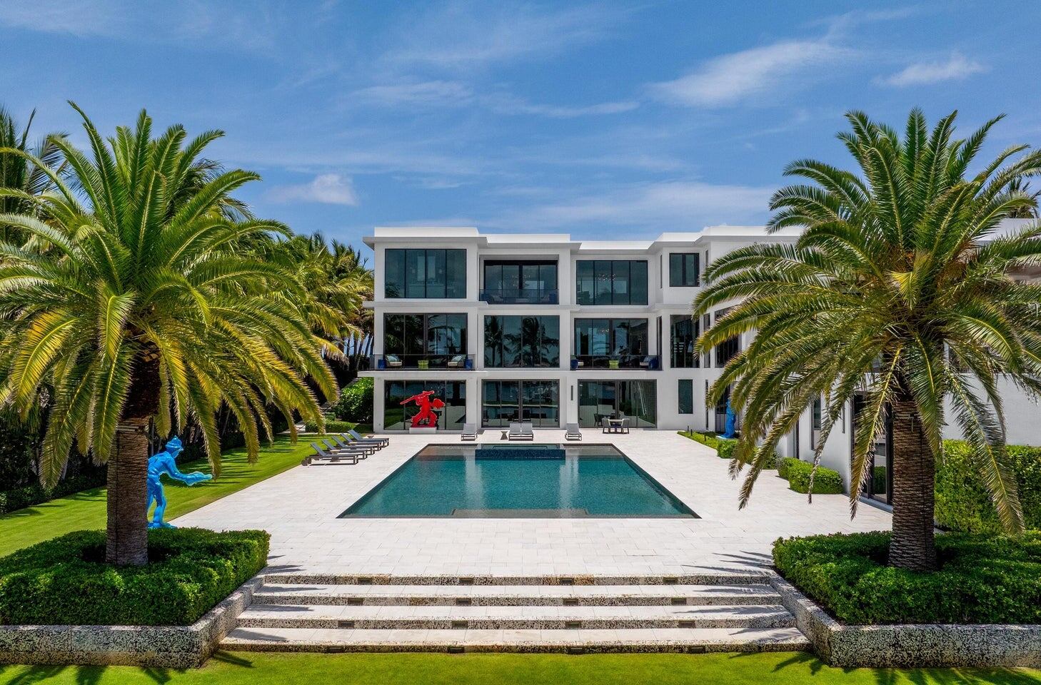 Oceanfront Estate For Sale in Manalapan, South Florida