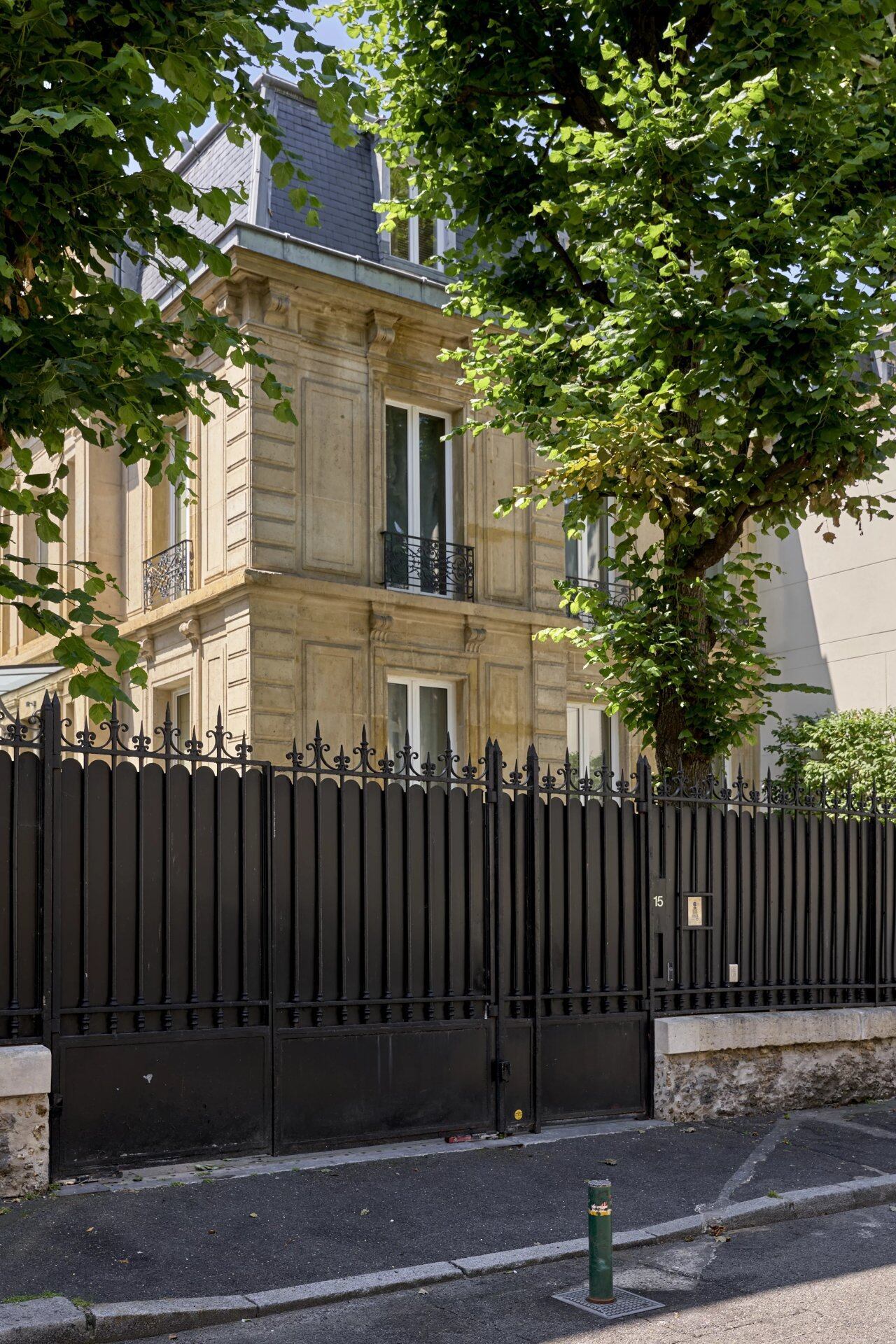 Private Mansion with Pool for sale in Paris 16th District