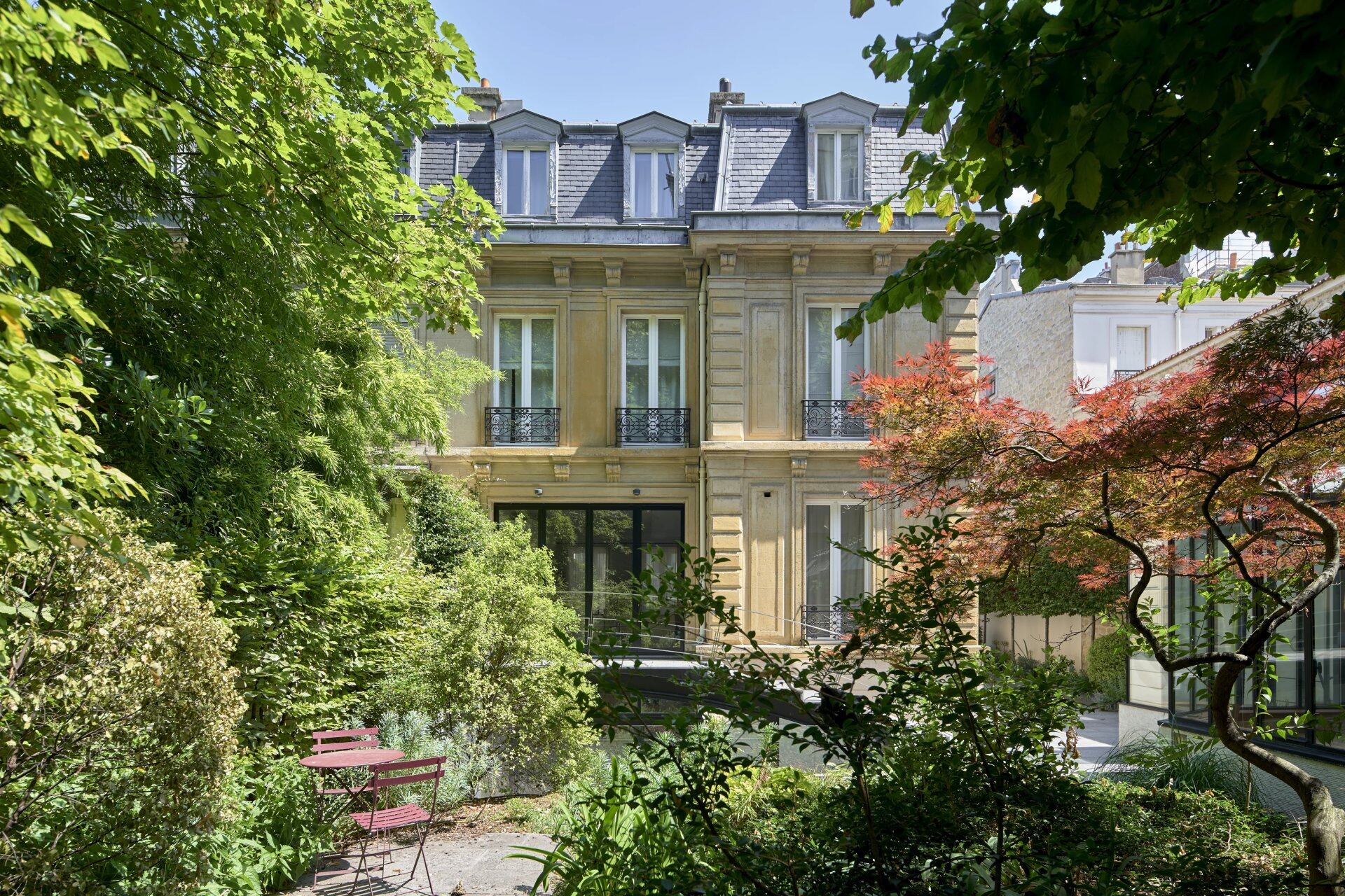 Private Mansion with Pool for sale in Paris 16th District
