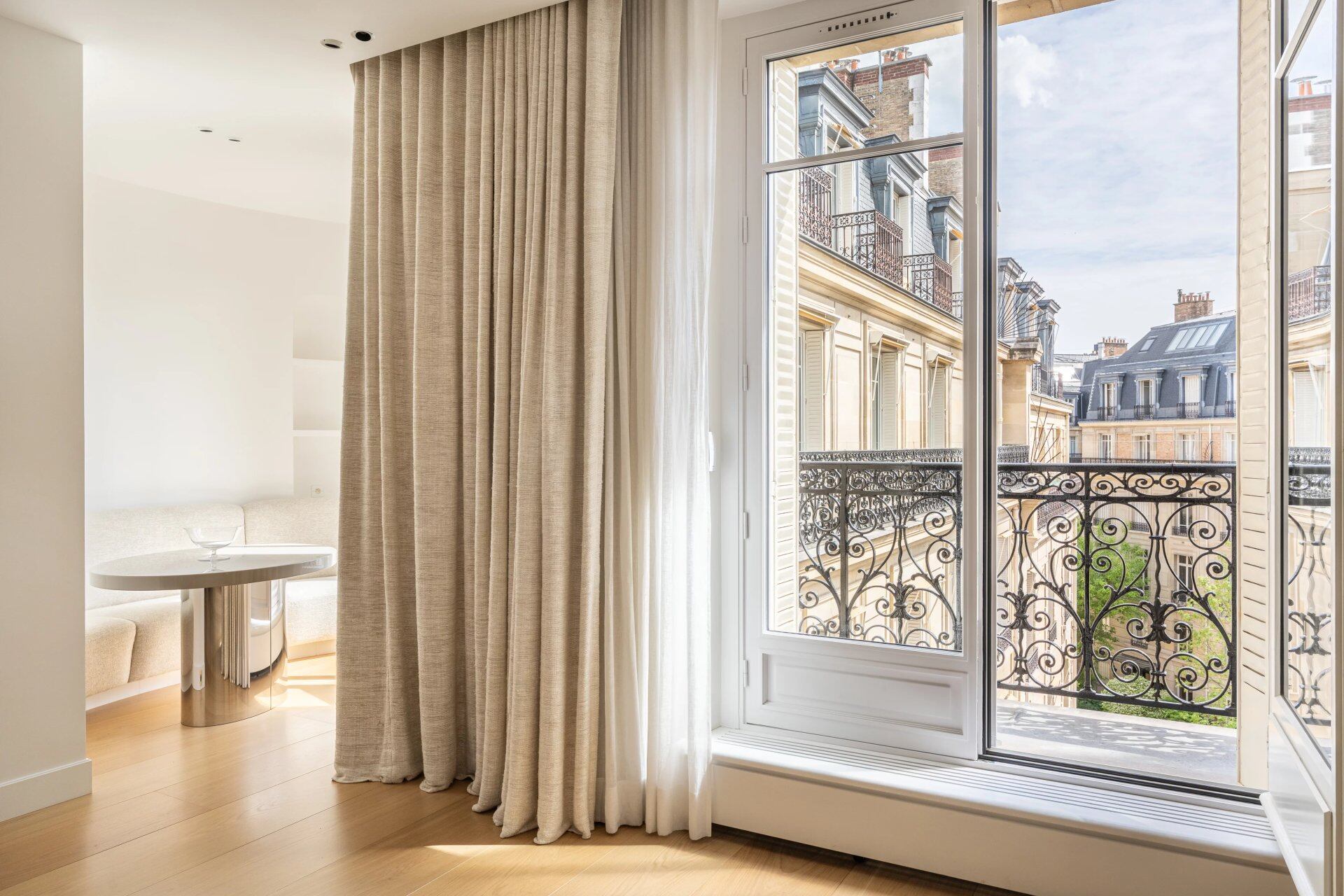 Luxury Apartment for sale on Avenue Montaigne, Paris