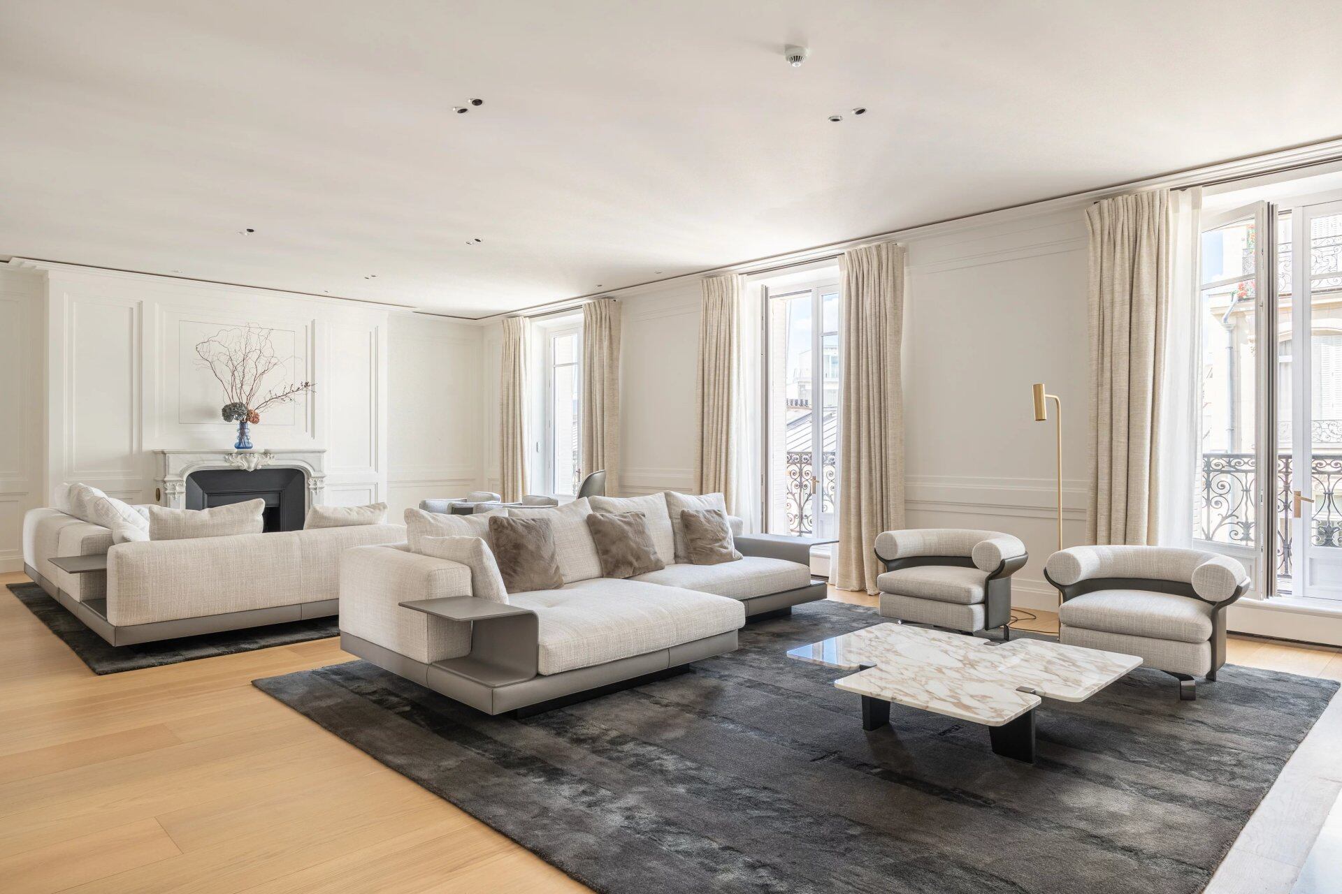 Luxury Apartment For Sale on Avenue Montaigne, Paris