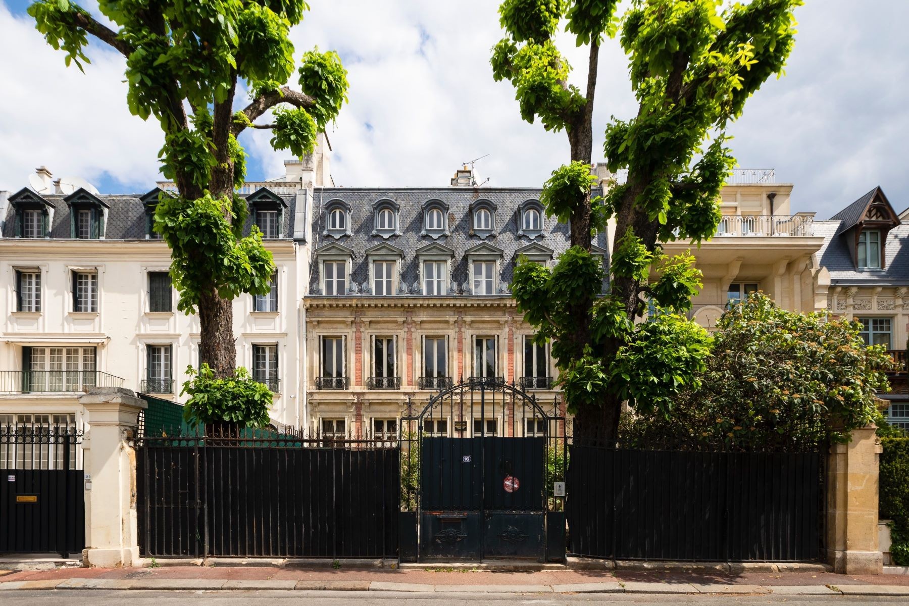 Private Mansion Square Foch Paris 16th — HYPERLUXE