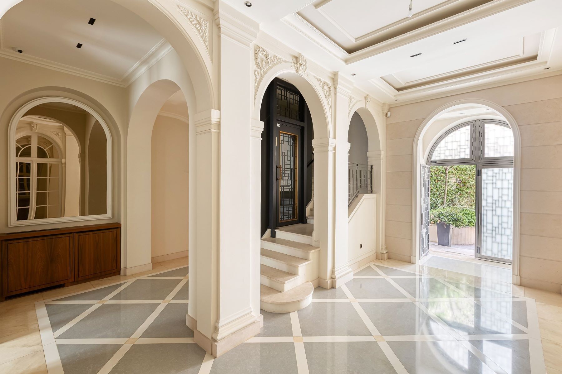 Private Mansion for Sale, Iéna / Arc de Triomphe, Paris 16th