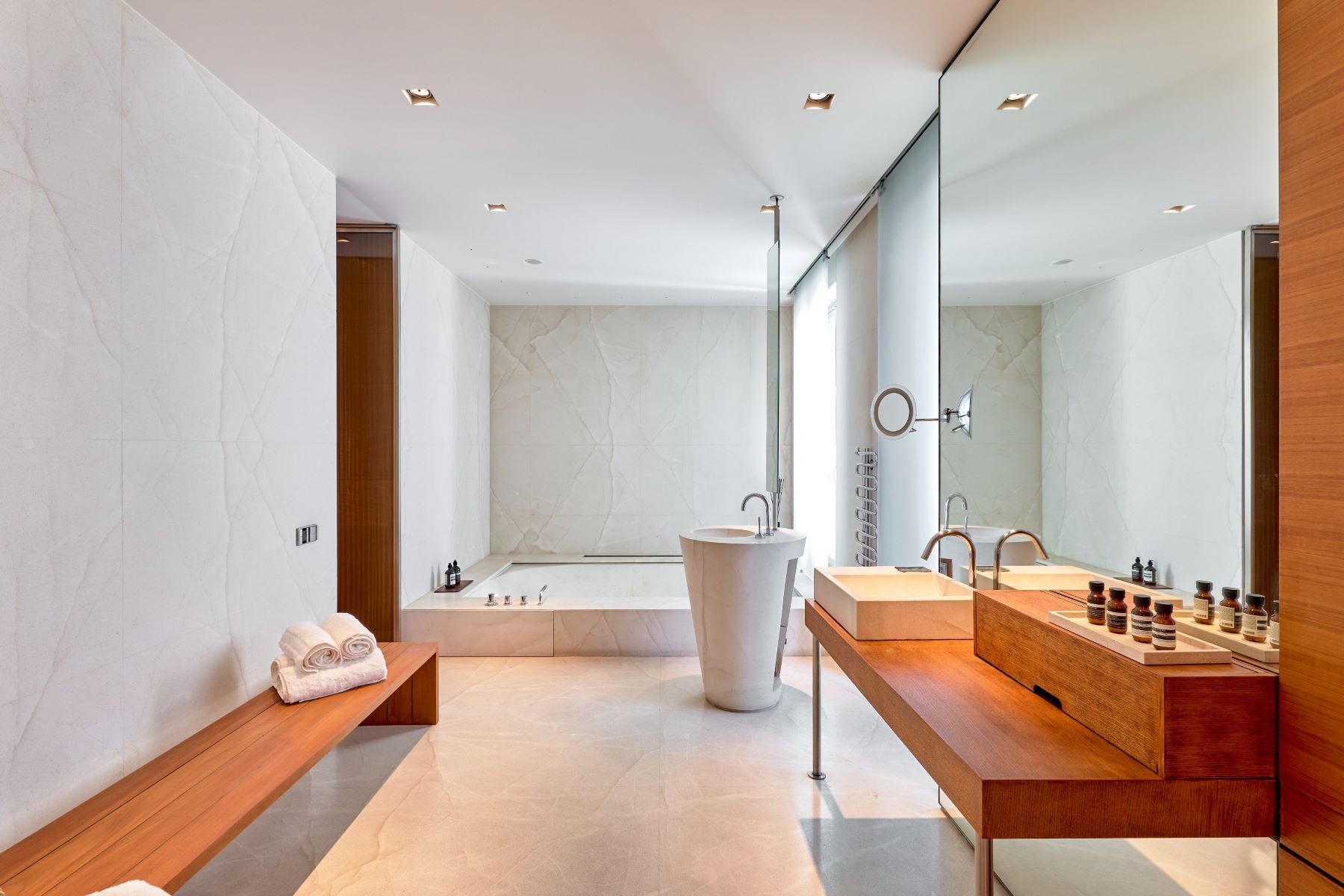 Exceptional Private Mansion For Sale in a Secured Private Impasse, Paris 16th