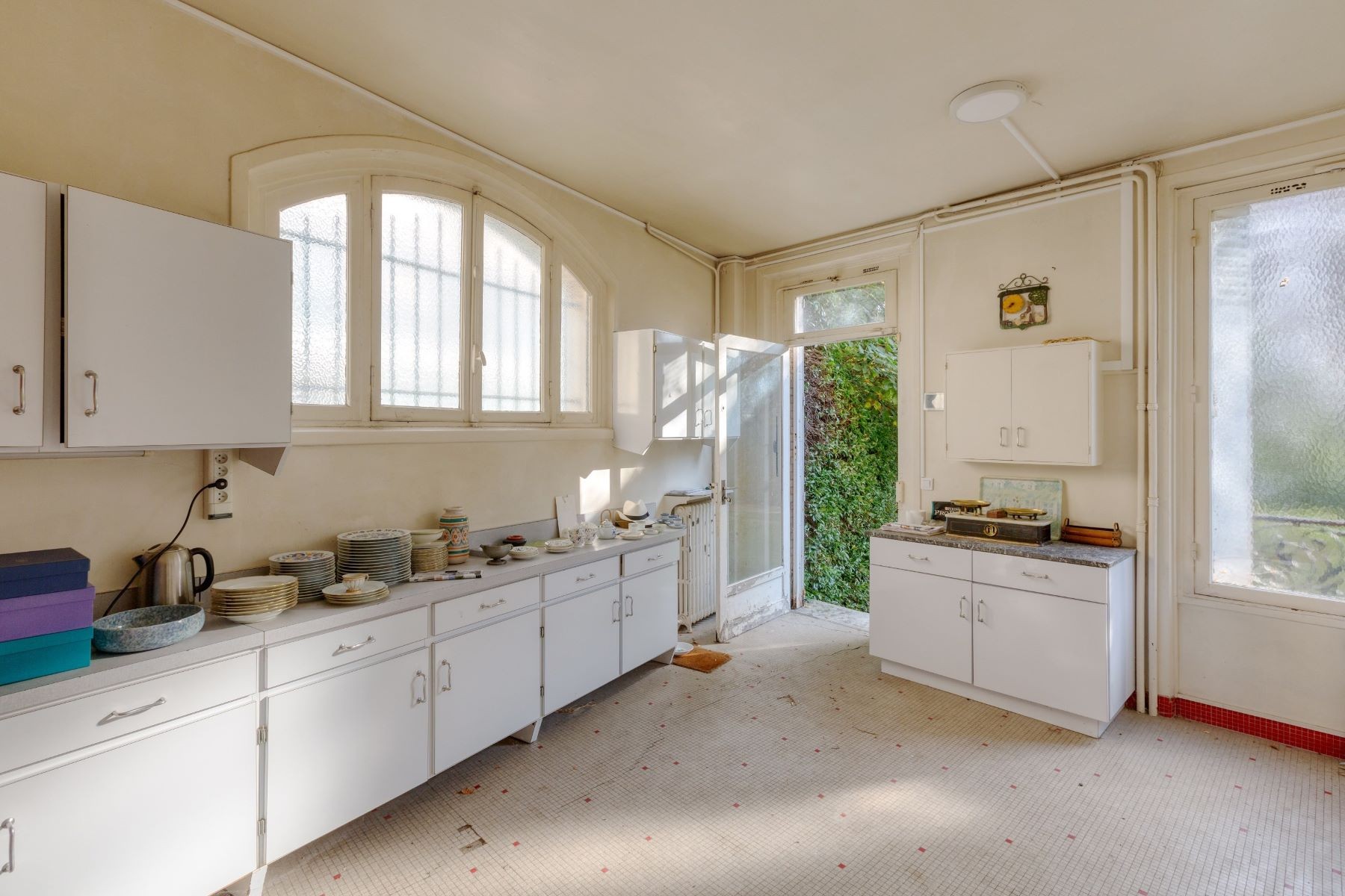 Exceptional Family Estate, Private Mansion & Garden — Built 1860
