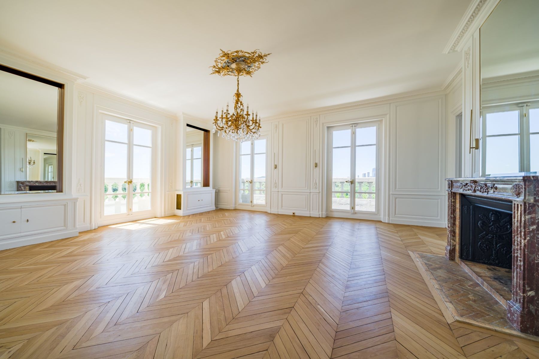 Apartment Avenue Foch Porte Dauphine Paris 16th — HYPERLUXE
