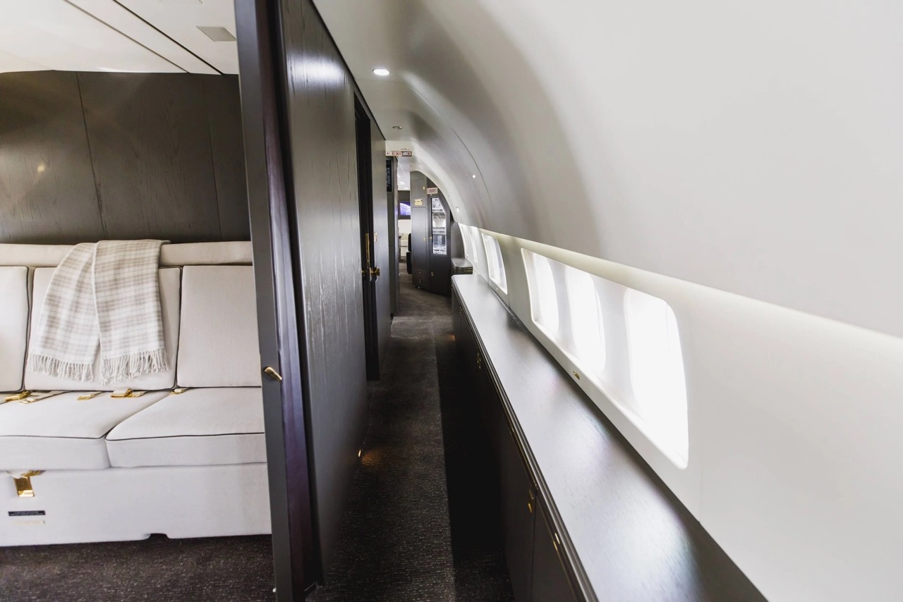 Boeing BBJ aft hallway