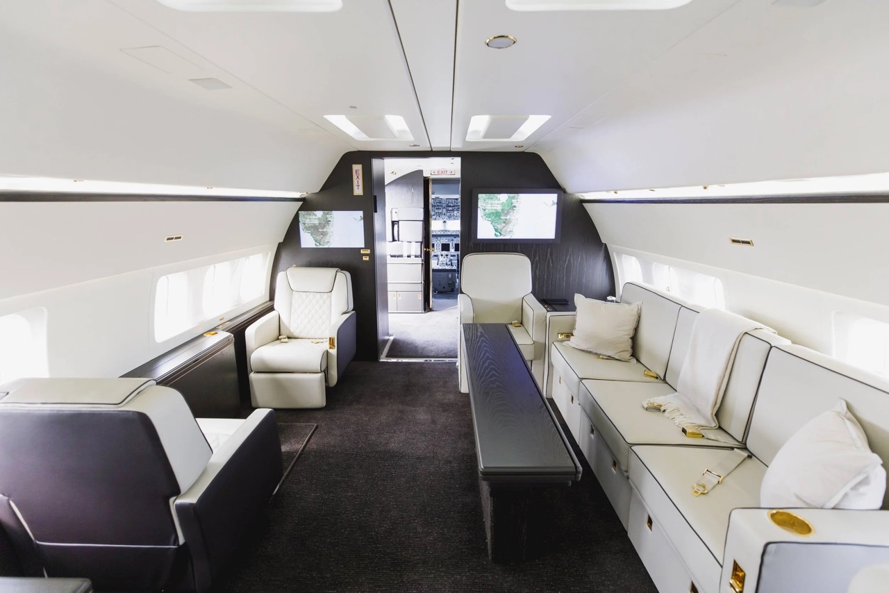 Boeing BBJ cabin detail