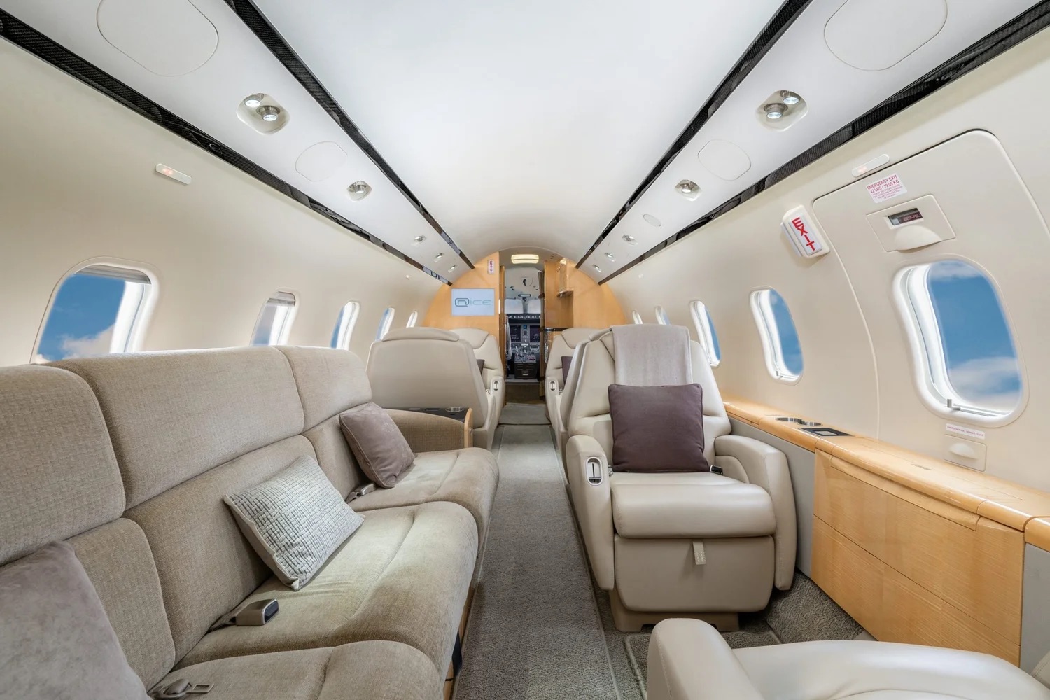 Bombardier Challenger 300 interior for sale