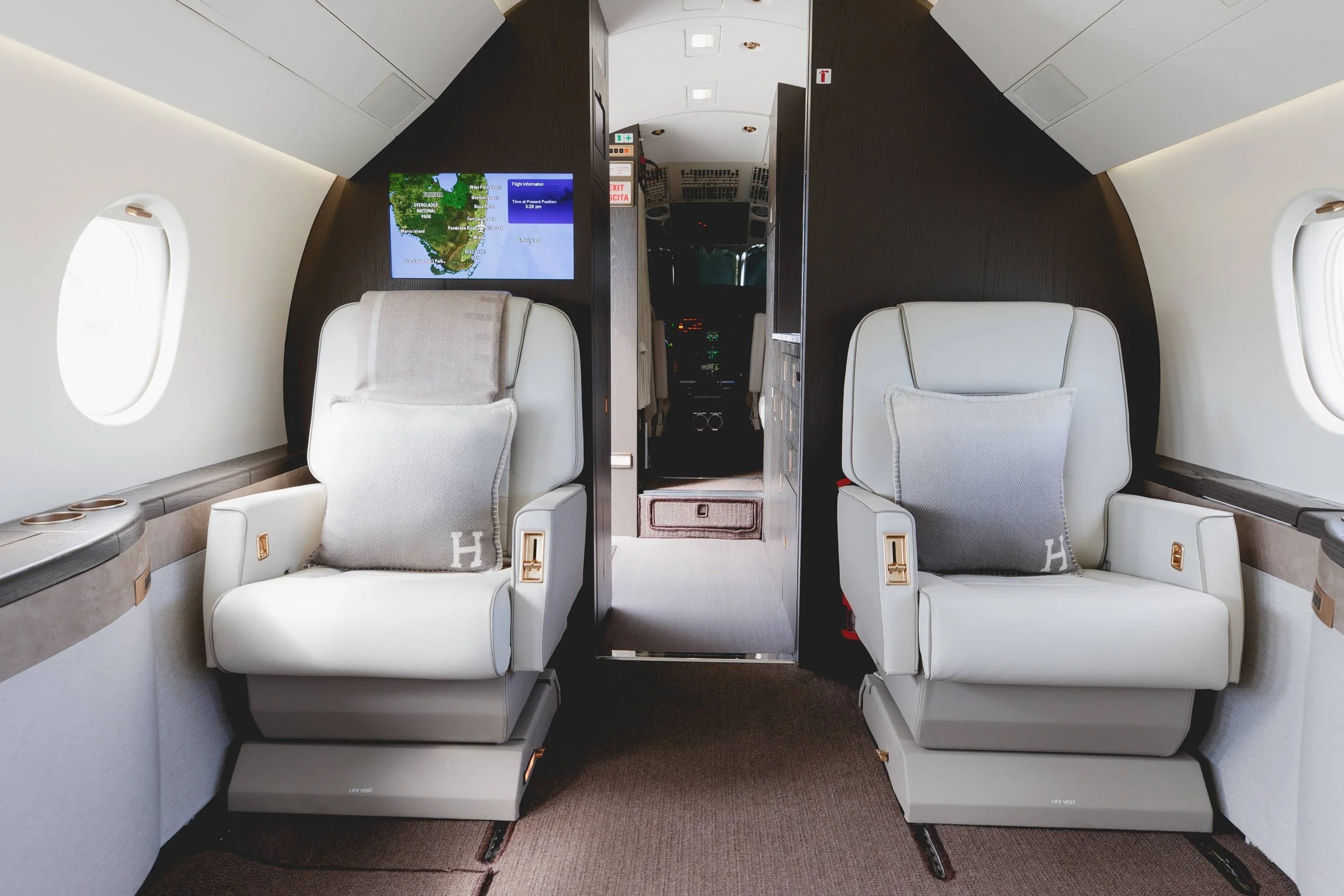2000 Dassault Falcon 2000 For Sale