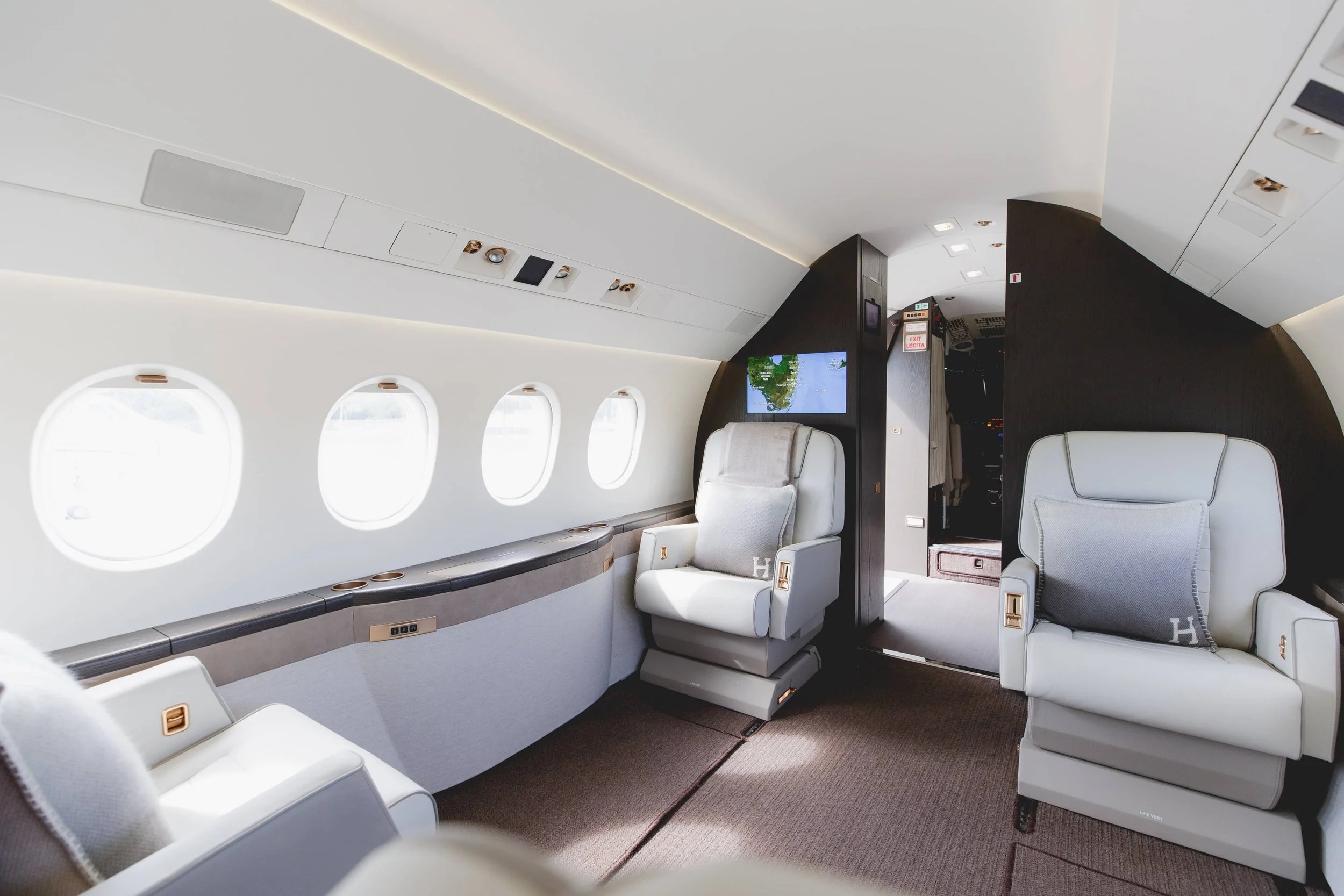 2000 Dassault Falcon 2000 For Sale