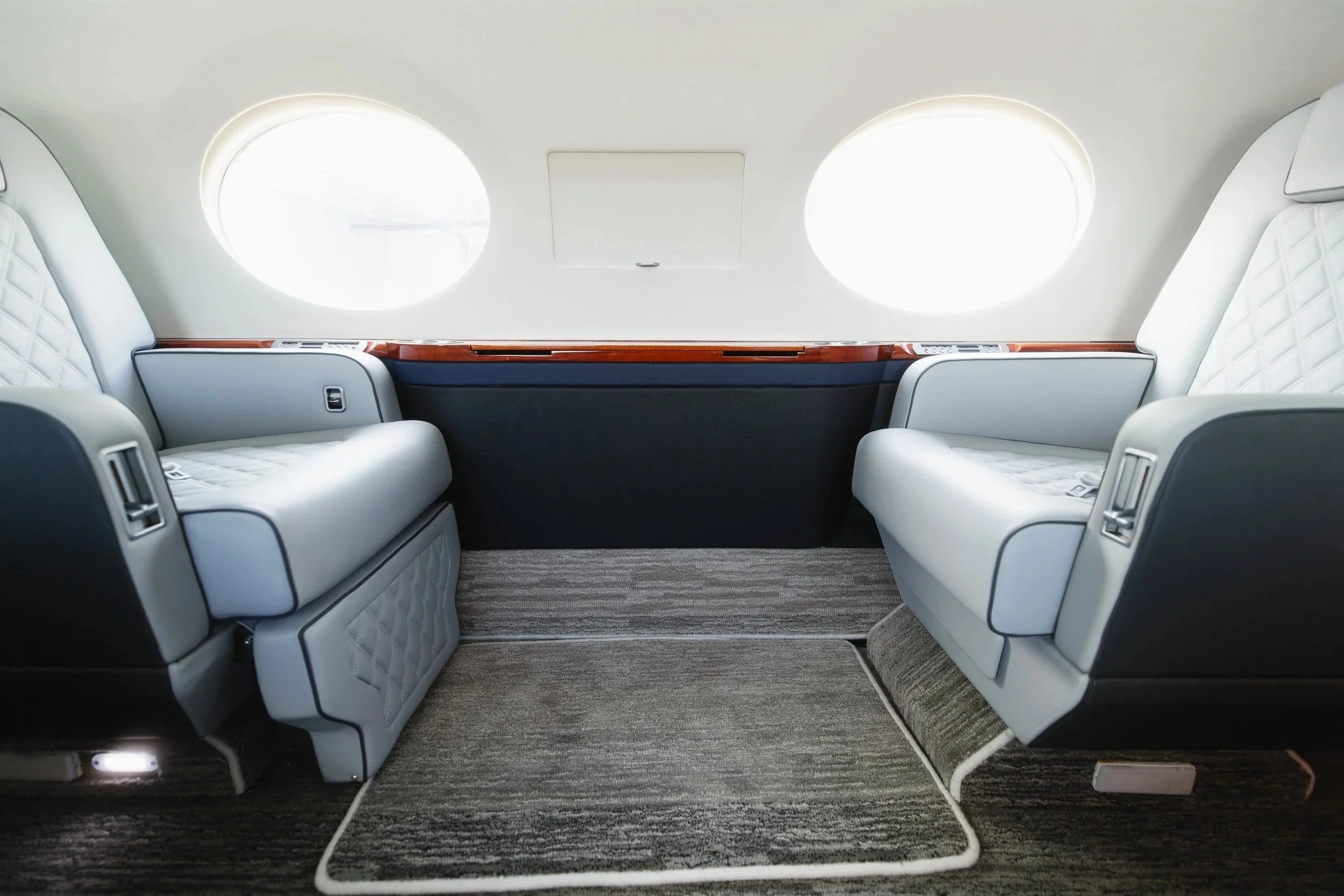 2007 Gulfstream G450 for sale — dado panel